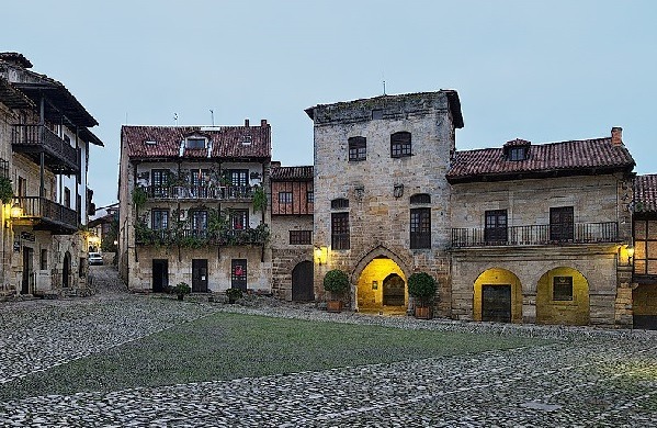 Pueblos medievales: Santillana del Mar (Cantabria)