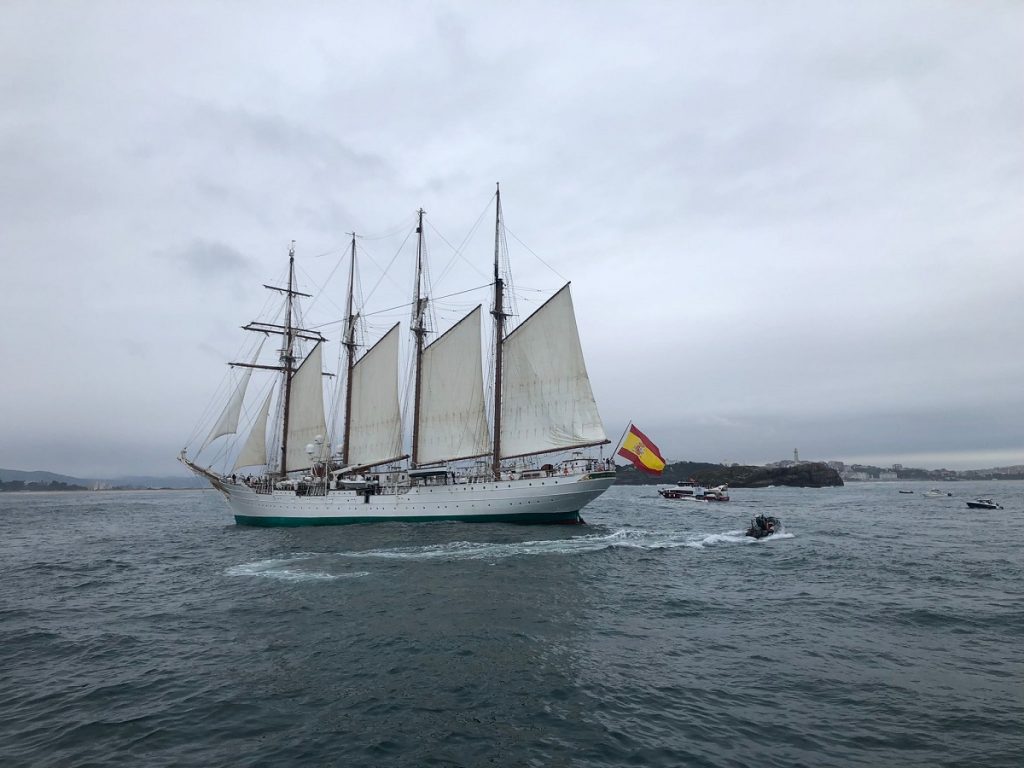 El buque- escuela Juan Sebastián Elcano