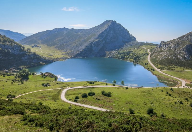 Asturias cicloturismo en Lagos de Covadonga